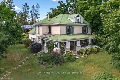 1618 County Road 17, Prince Edward County, On K0k 2p0
