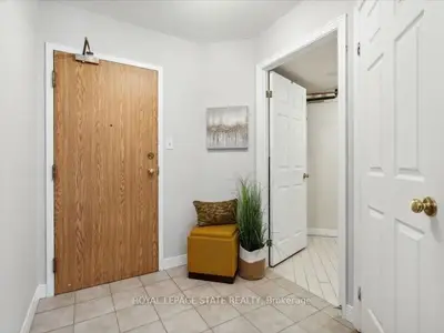 6 Village Green Street 605, Hamilton, ON L8G 5B7