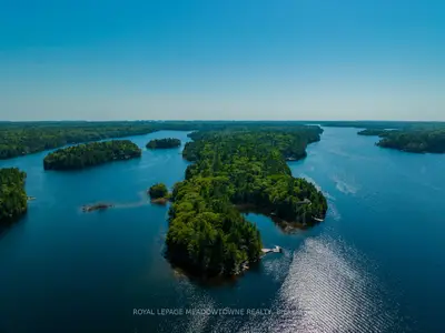B704 Pt Mclaren Island, The Archipelago, On, P2a 1t2