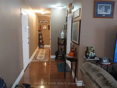 510 Queenston Road 506, Hamilton, ON L8K 1J3