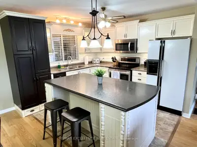 5 Crestview Drive, Huntsville, ON P1H 1S8