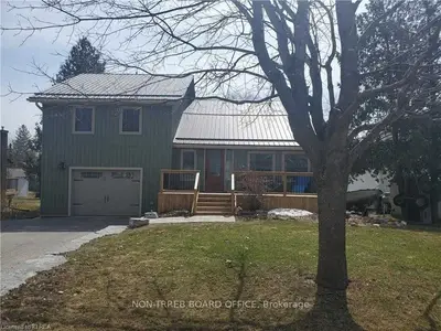 7 Leslie Frost Lane, Kawartha Lakes, On K9v 4r6