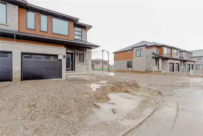 461 Blackburn Drive #23, Brantford, ON N3T 0W9