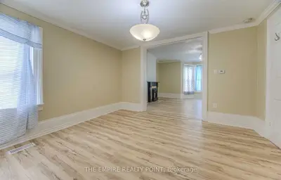 228 Main Street, Cambridge, ON N1R 1W8