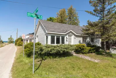 126 SECOND Avenue N, South Bruce Peninsula, ON N0H 2G0