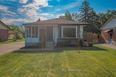 1092 St Paul's Street, Peterborough, On K9h 6j8