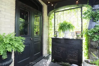 140 Hibernia Street S, Stratford, ON N5A 5V4