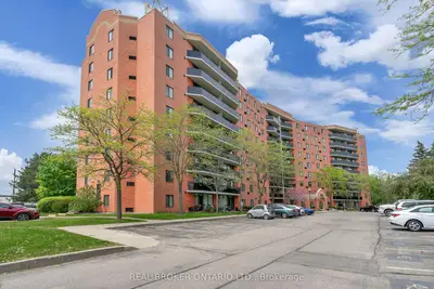 9 Bonheur Court S 707, Brantford, ON N3P 1Z5