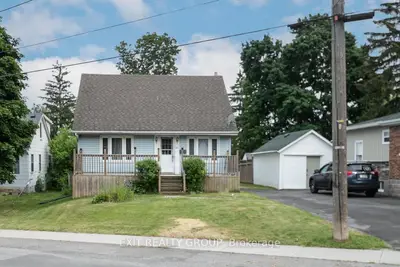 33 Lewis Street, Belleville, ON K8P 1R1