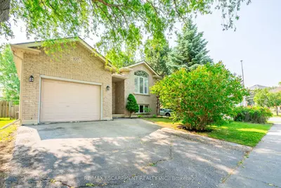 107 St Patricks Drive, Brantford, ON N3T 6M6