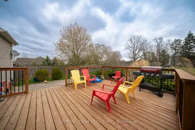 30 Farrow Road E, Brantford, ON N3T 0M4