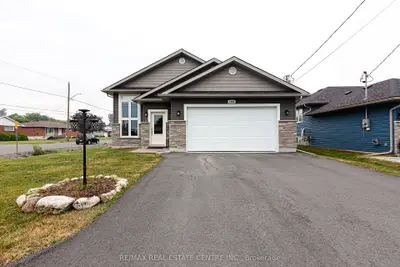 Detached in Sudbury Remote Area