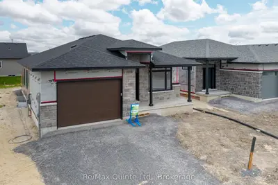 Detached in Belleville