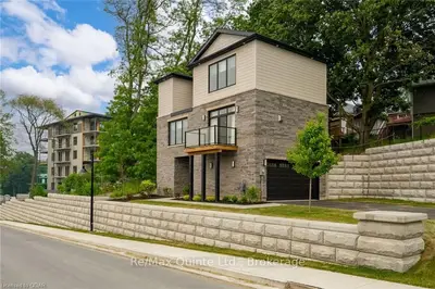 Detached in Prince Edward County