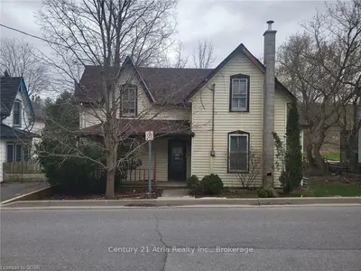 27 Mary Street E, Prince Edward County, On K0k 2t0