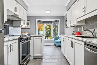 8 Talbot Street 206, Prince Edward County, On K0k 2t0