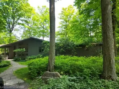 40b Goodman Crescent, Prince Edward County, On K0k 2p0