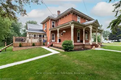 Detached in Prince Edward County