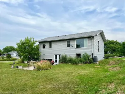 475 Hiscock Shores Rd Road, Prince Edward County, On K0k 1l0
