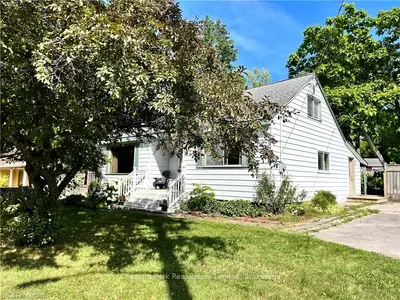 104 Bridge Street, Prince Edward County, On K0k 2t0