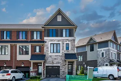 2 Snowberry Lane, Hamilton, ON L8K 0A4