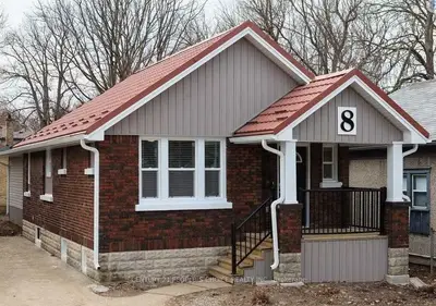 8 Cavendish Crescent, London North, ON N6H 1A2