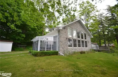 1040 Ten Mile Bay Road S, Lake of Bays, ON P0A 1H0