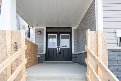 8 Basswood Crescent, Haldimand, ON N3W 0H5