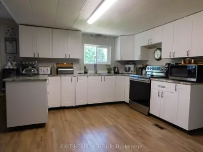 156 Glastonbury Road, Addington Highlands, ON K0H 2G0