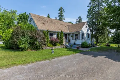 3278 Lakefield Road, Selwyn, ON K0L 2H0