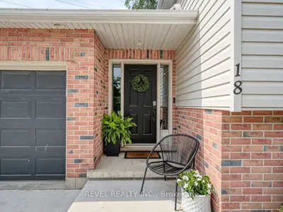 18 OLD ORCHARD Glen, Woodstock, ON N4V 1G2