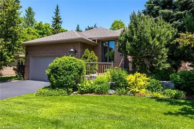 6 HUNTINGWOOD Crescent, Kawartha Lakes, ON K0M 1A0