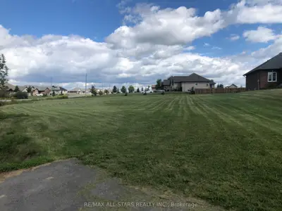100 Gilson Street, Kawartha Lakes, On K0m 2c0