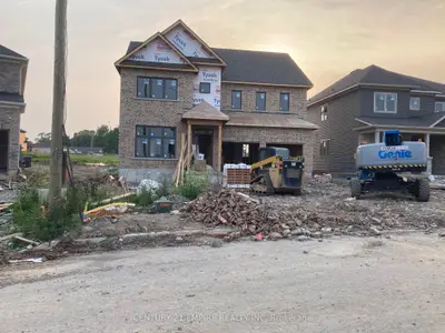 26 Oriole Crescent, Port Colborne, ON L3K 6E2