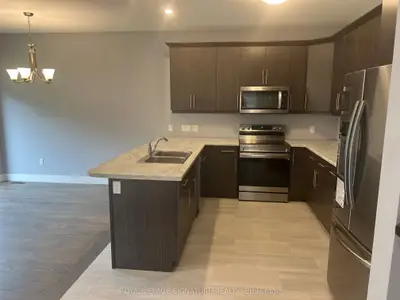 2004 Evans Boulevard, London South, ON N6M 0J7