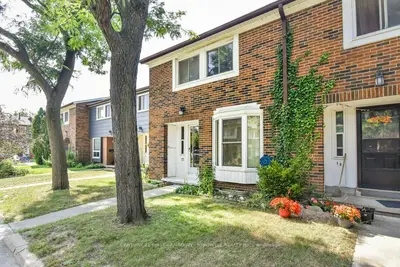 121 Bagot Street Street 17, Guelph, ON N1H 5T8