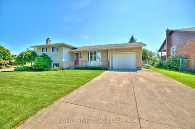 Detached in Thorold