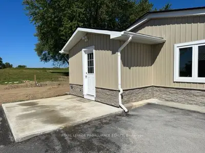 661 NEWBURGH Road, Greater Napanee, ON K7R 3L2