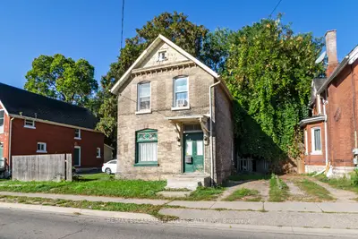 118 Clarence Street W, Brantford, ON N3T 2V4