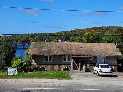 156 Main Street W, Huntsville, On P1h 1x8