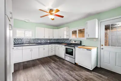 15 Gladstone Street W, Centre Hastings, ON K0K 2K0