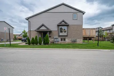 3400 CASTLE ROCK Place 110, London South, ON N6L 0E4