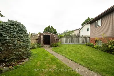 154 NAPOLEON Drive, London East, ON N5V 4B1