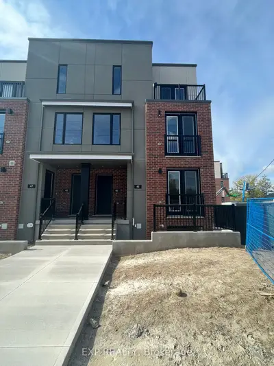Condo Townhouse in Waterloo