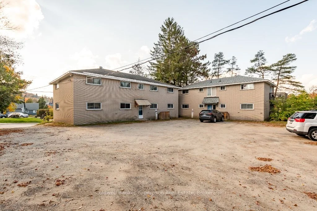4-8 Church Street, Huntsville, On P1h 1g9