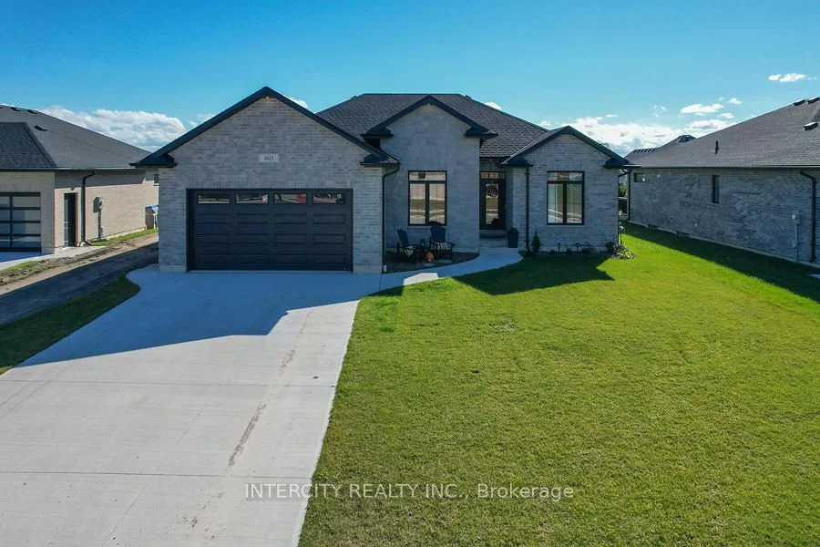 160 HENNESSY Street, Lambton Shores, ON N0N 1J0