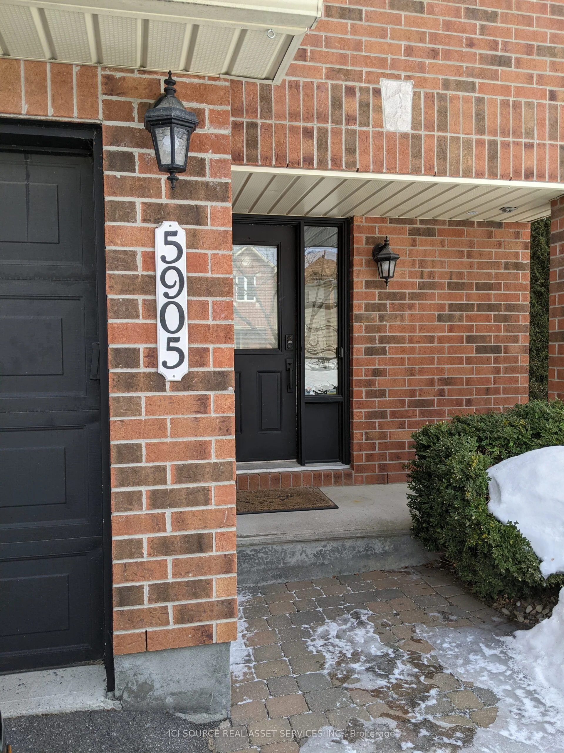 5905 Pineglade Crescent, Orleans - Convent Glen and Area, ON K1W 1G3