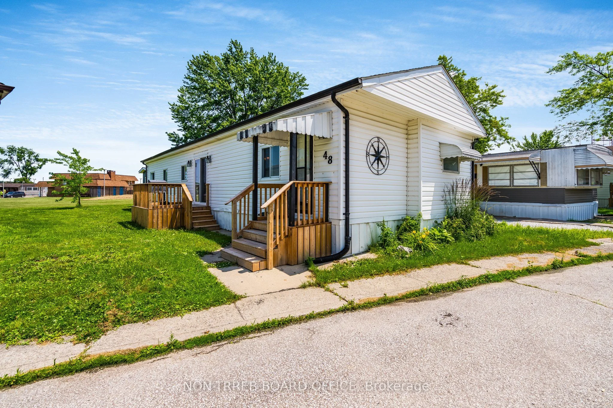 48 Holly Street, Lakeshore, On N8n 2v1