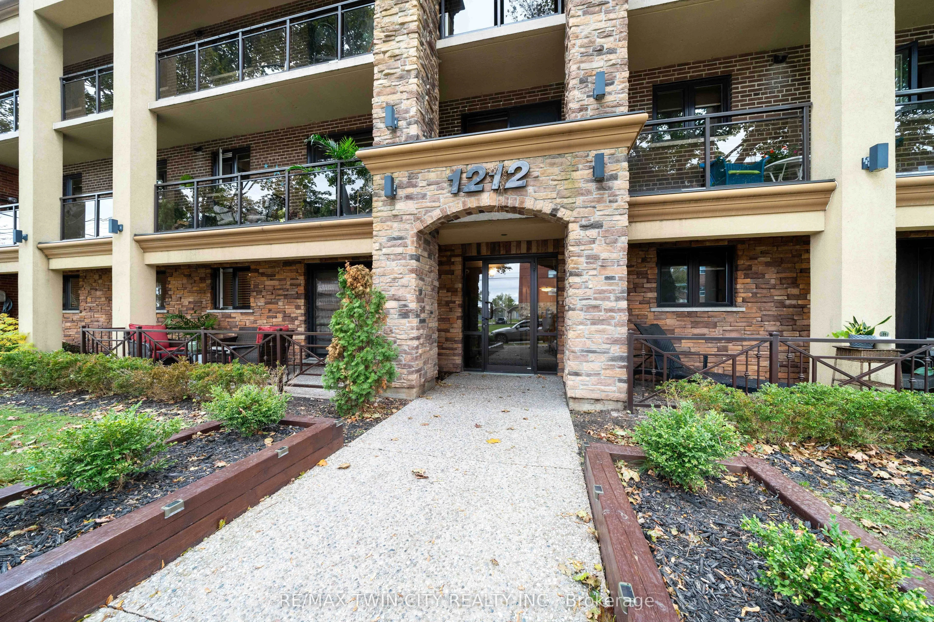 1212 Fennell Avenue E 103, Hamilton, ON L8T 1T2