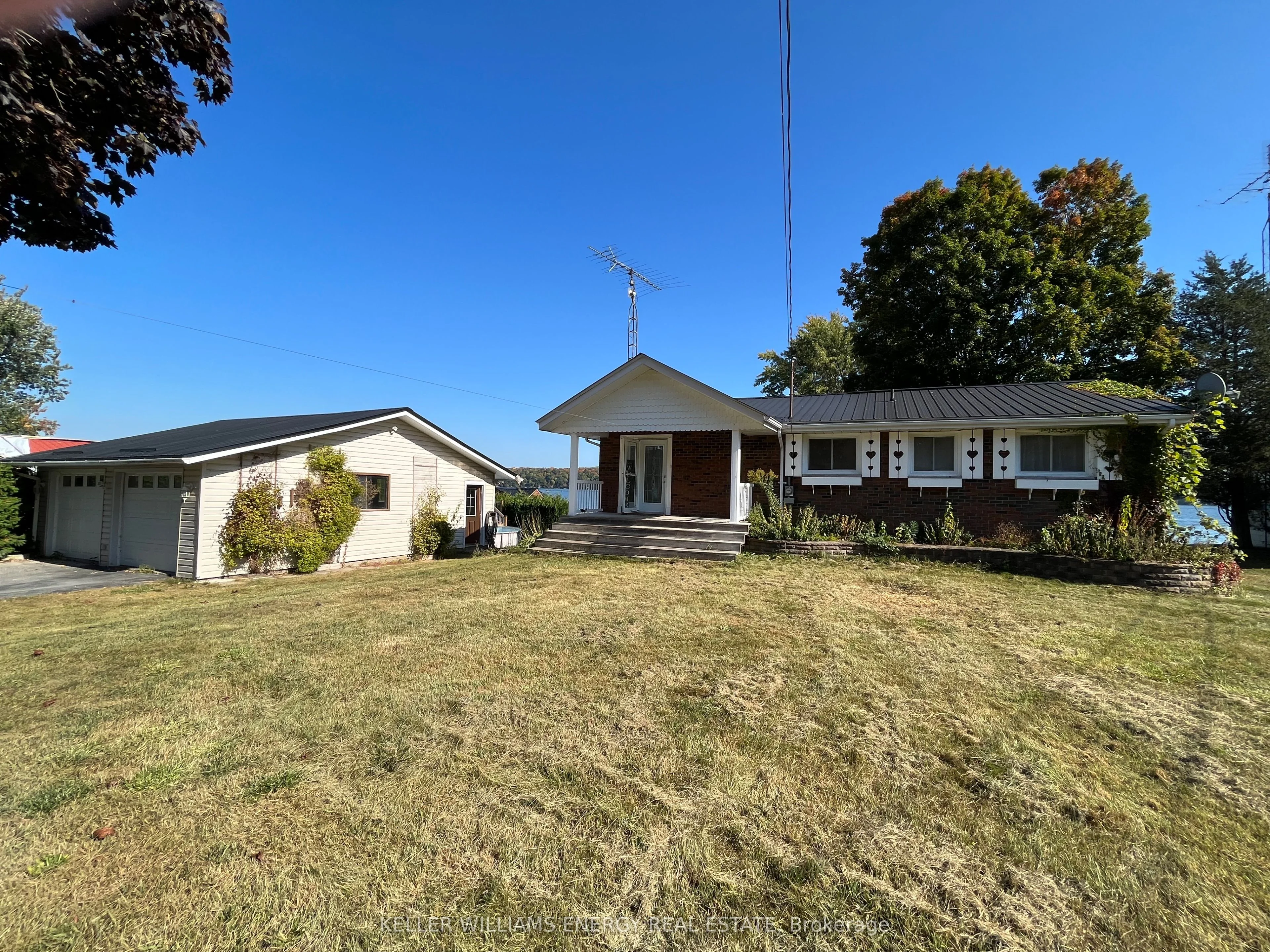 52 Pats Lane N, Prince Edward County, ON K0K 2T0
